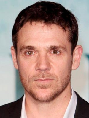 Джейми Сивес в роли Джеймса Харди